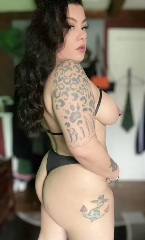 Who’s going to dick her down  by Cccuuunnntttsuela