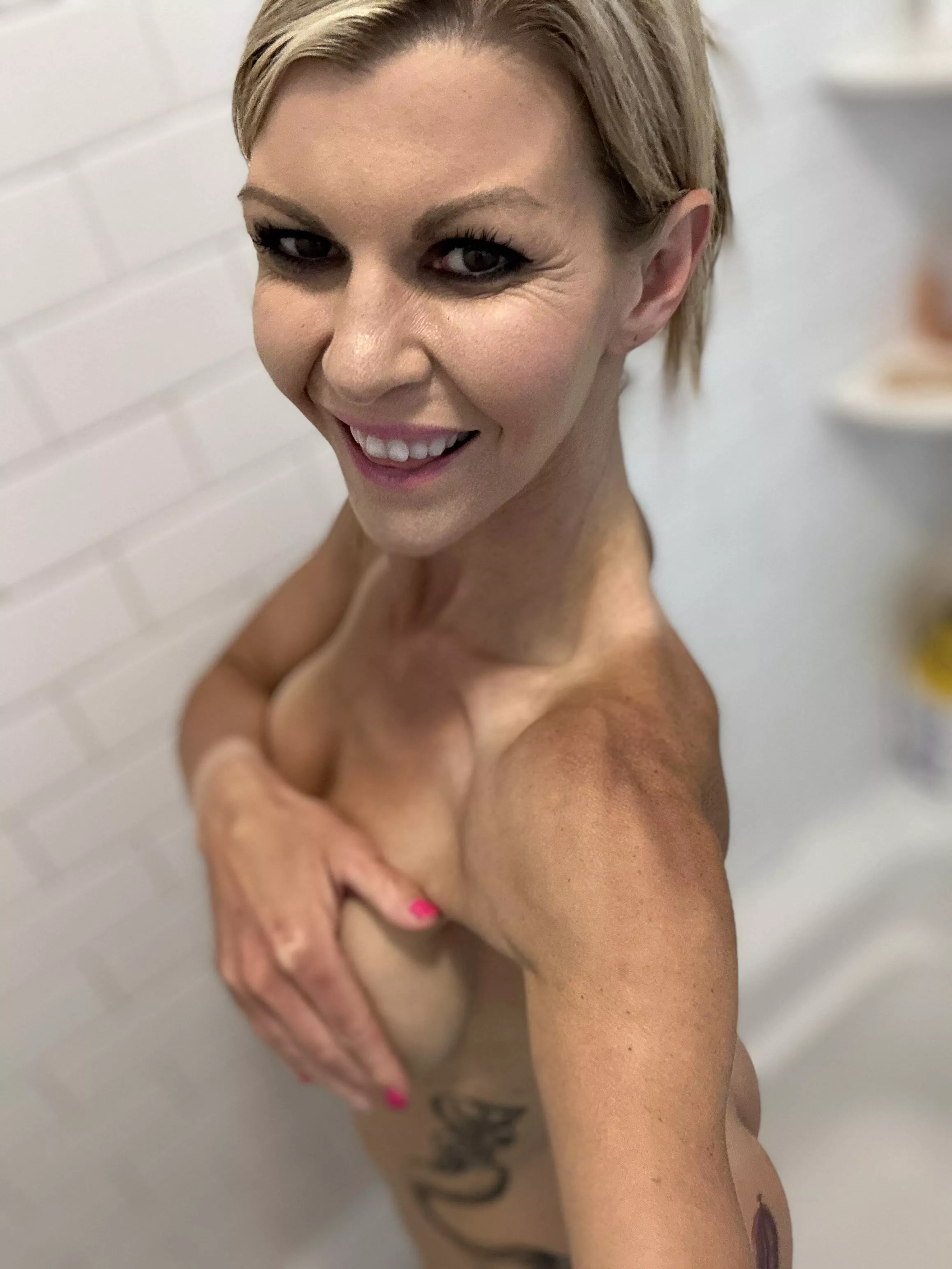 Would you wash my back and fuck my ass posted by fitnesswife1983