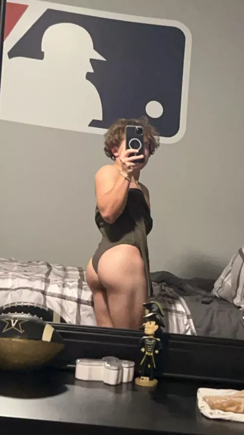 4’11 100lbs by twinkie128