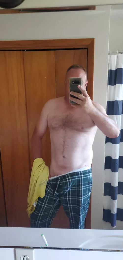 [52] do I have the dad bod that ladies want in their bed by No-Passenger-9958
