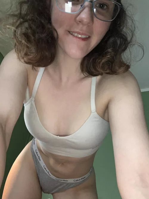 Bra, panties, and freckles…oh my😏 by thebreefontaine