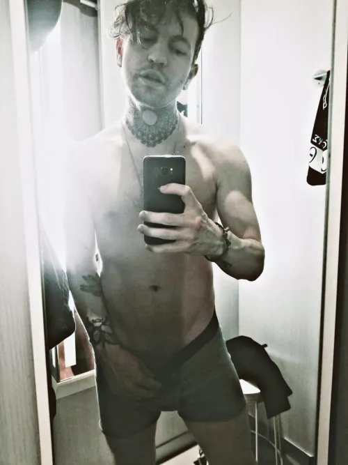 d r e s s i n g by deadpoetdaddy