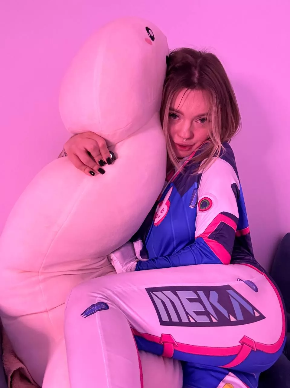 D.va is ready to play [F] posted by PrettyGirlHotness