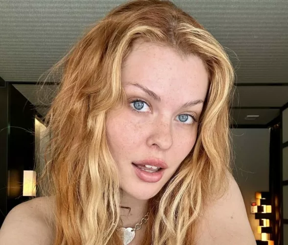 Elly Clutch by qwer5r