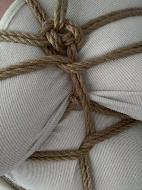 Experimenting with pressure in self-tying by -fruehling-