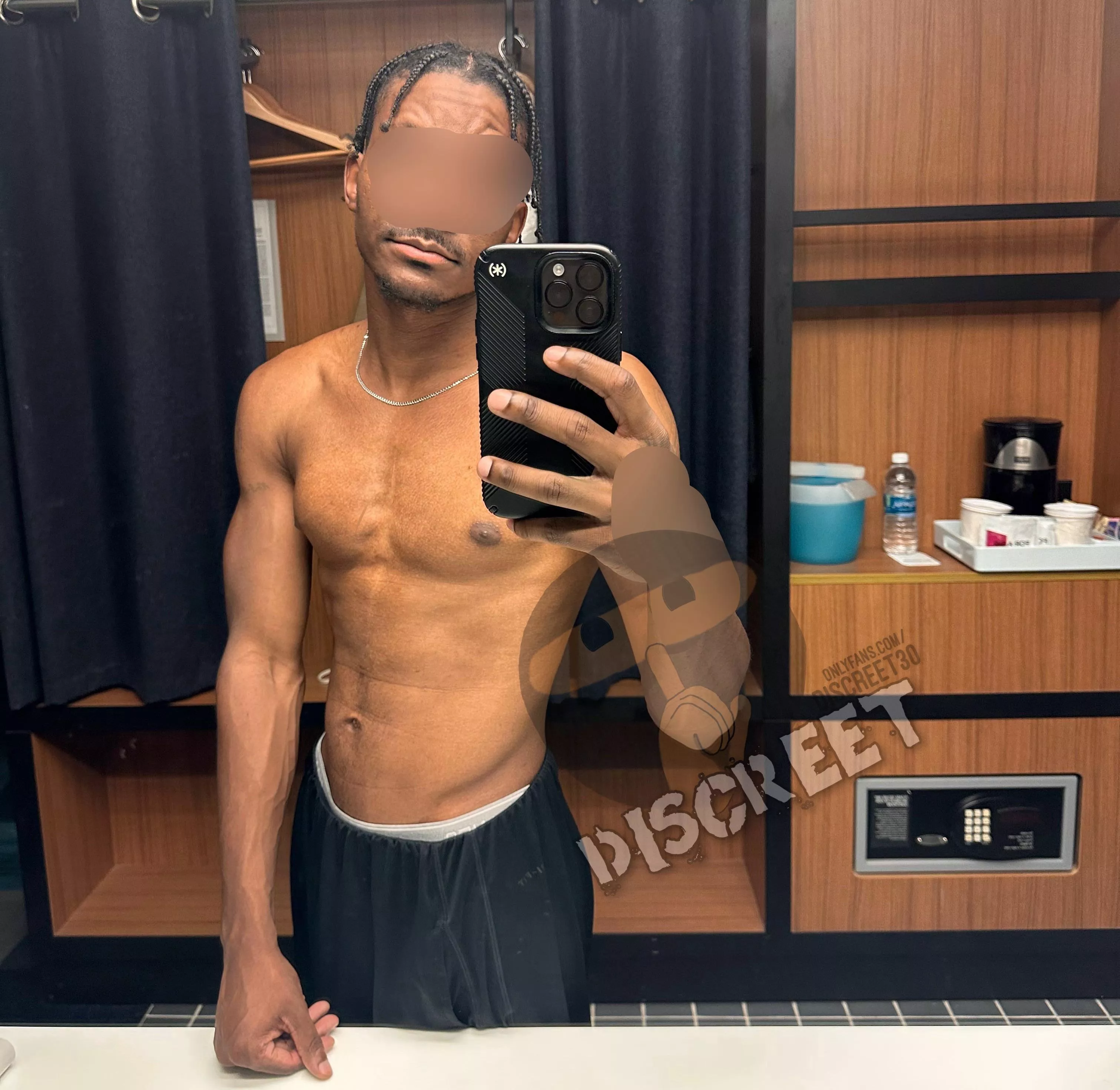 Good looking with a big dick. Is there a better combo? posted by SprayFew8218