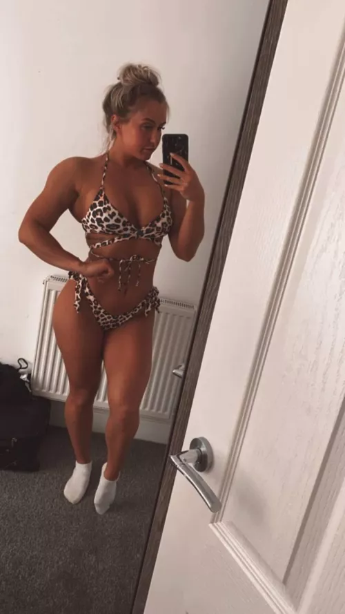 Gym buddies or fuck buddies… by Thefitnessbarbie