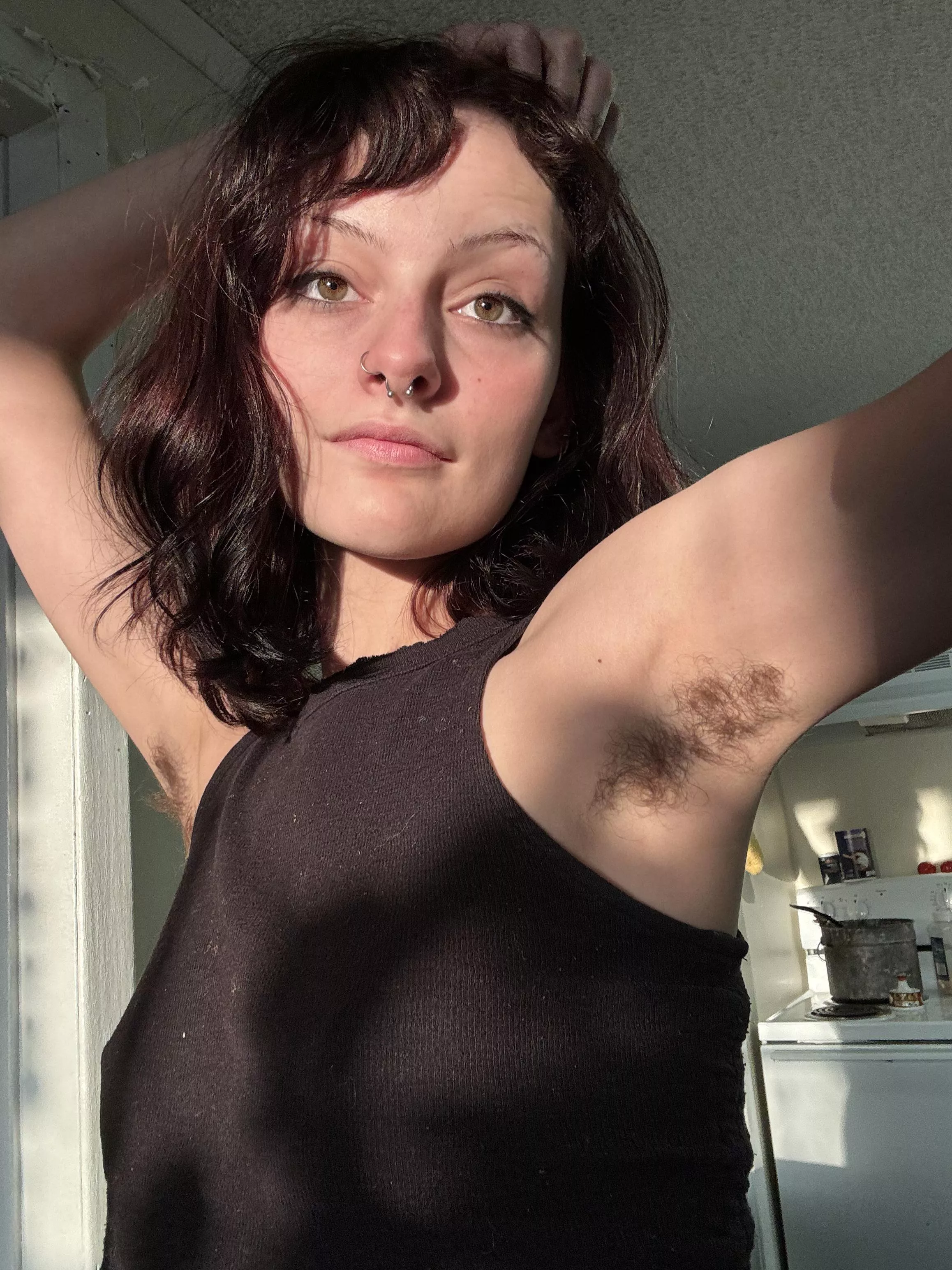 hairy pits in the sunlight  posted by fr0ntb0tt0ms_wh0re