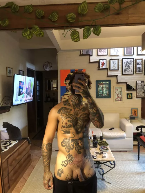 My life is art my body is art by Vinenery