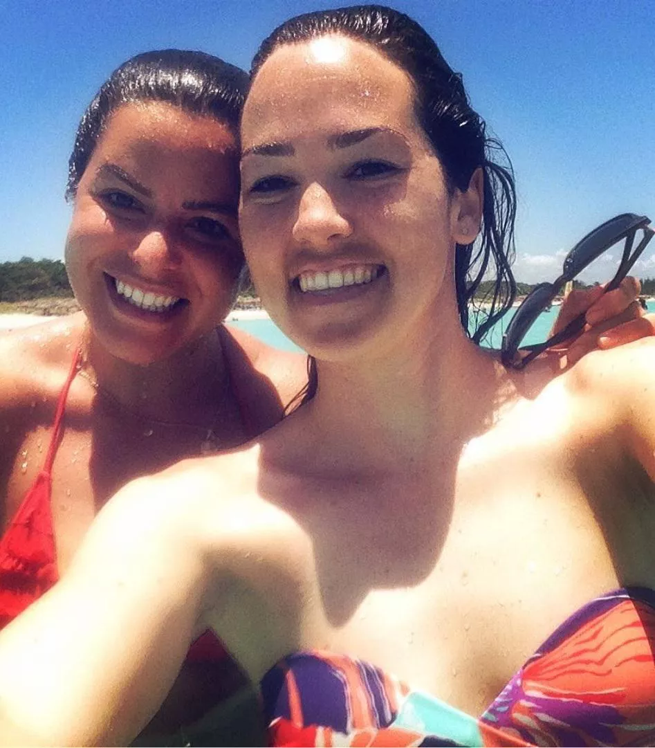 Ocean smiles posted by ForestMirage