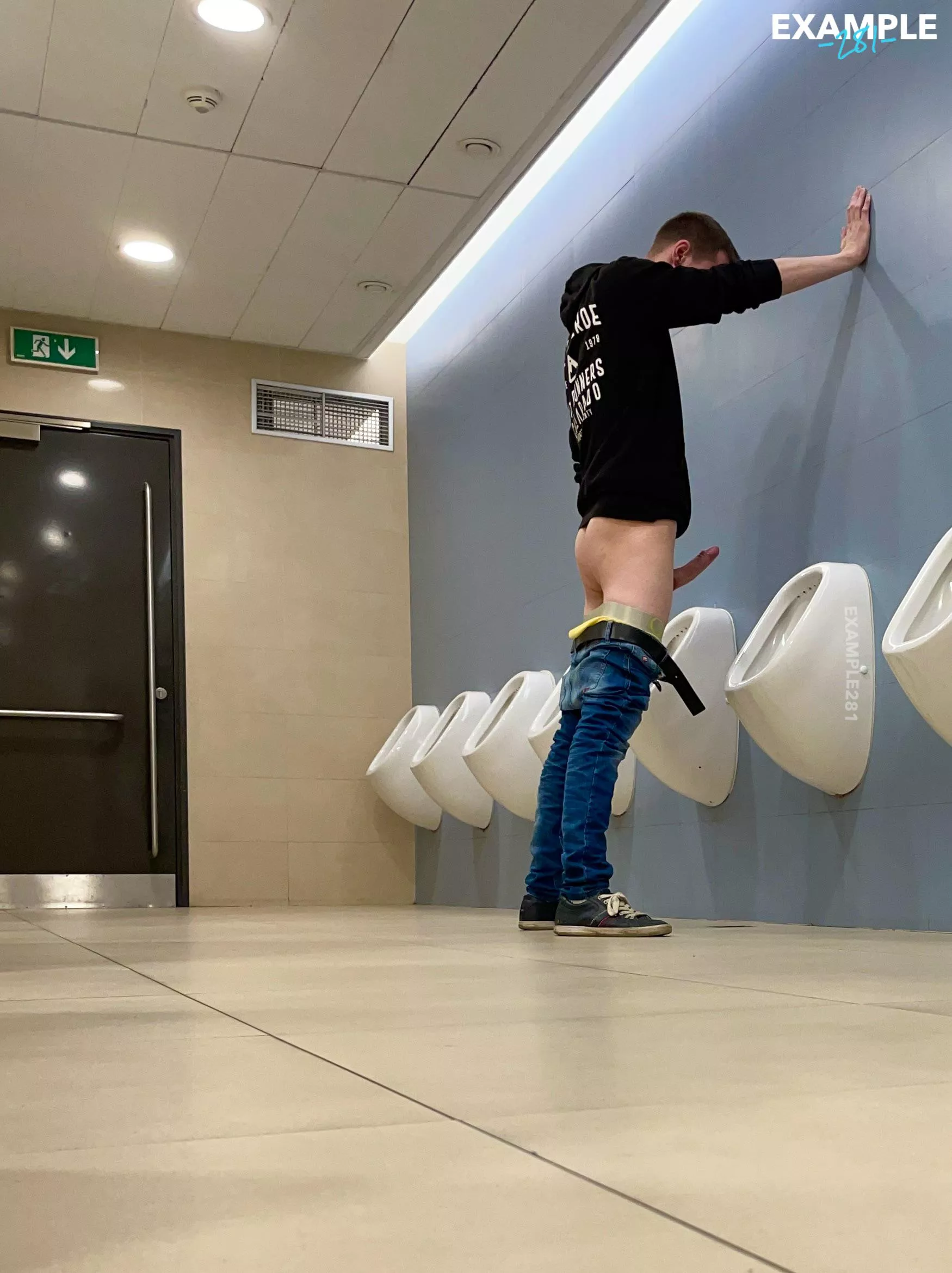 Public toilet 😈 posted by Example281975