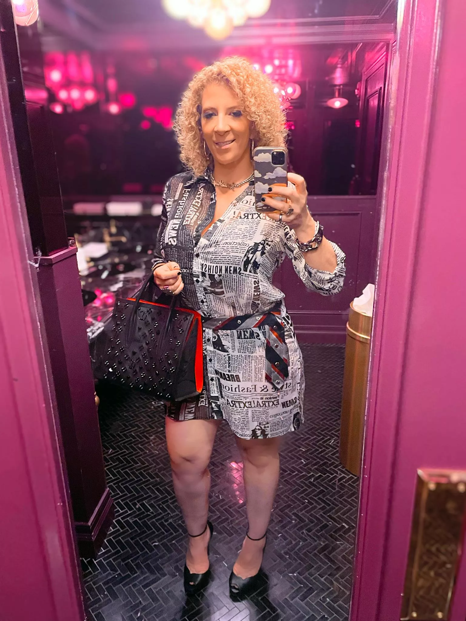 Sara Jay posted by justfoldericon