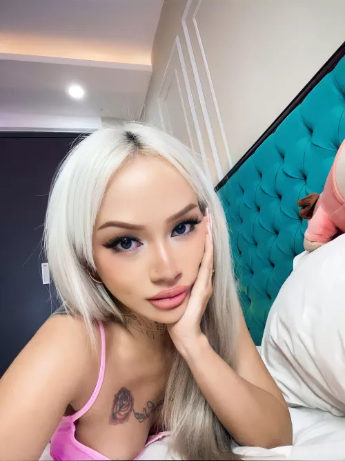 Seeking a fun-loving partner to explore new adventures with? by xvinarose