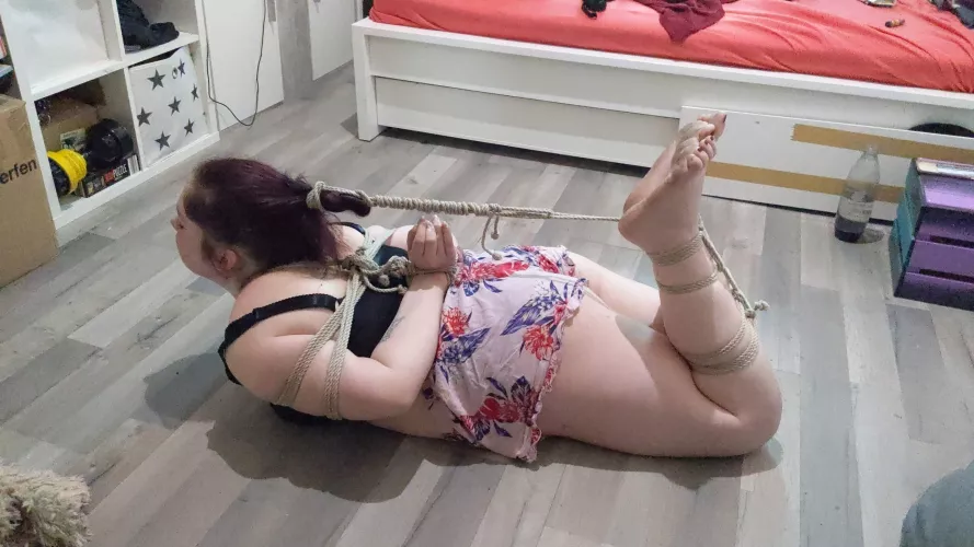Slutty amateur tangelt in rope by 7umm4M