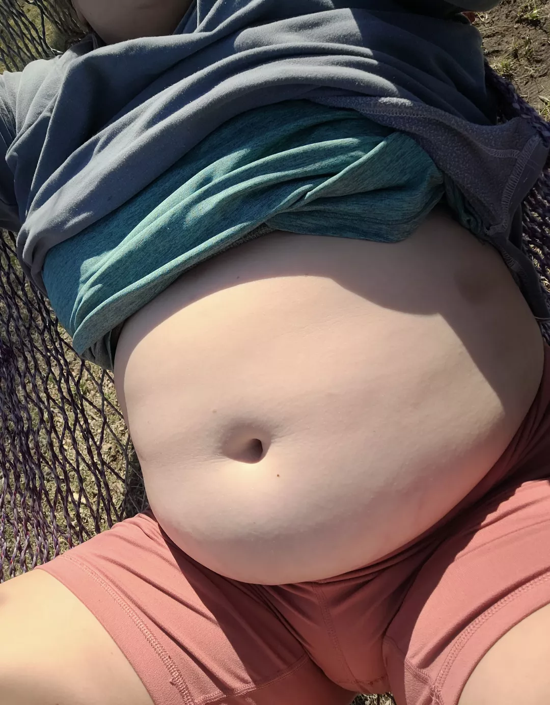 So just to clarify...Sunday Funday means eat an entire batch of brownies and bask in the sun, right? 😋 posted by invisibelly