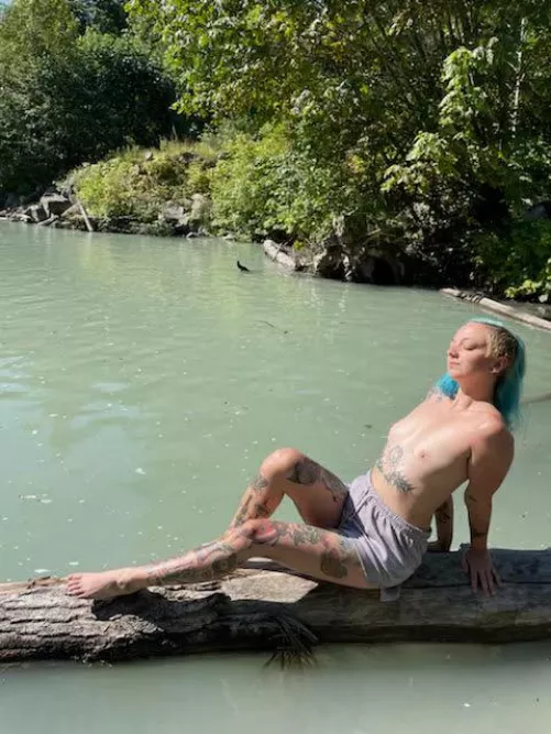 soaking up the sun like a lizard by tattedlilslut