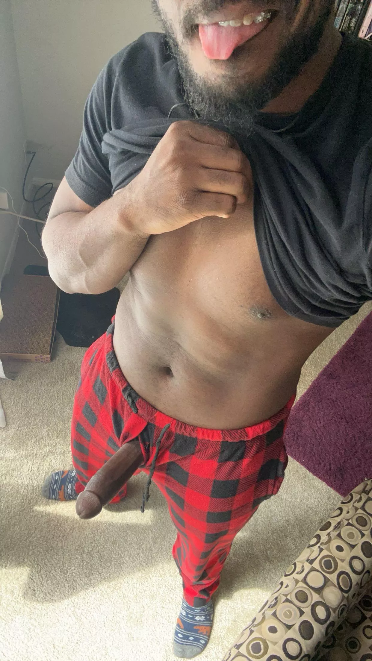 Start the week off hard and strong 💪🏾. posted by MonkeyKong246