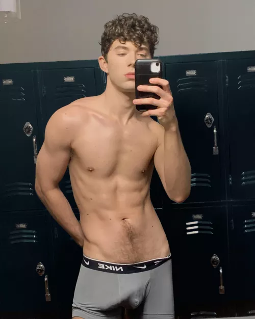 Suck me off in the locker room? by ElsaGermaineRiley