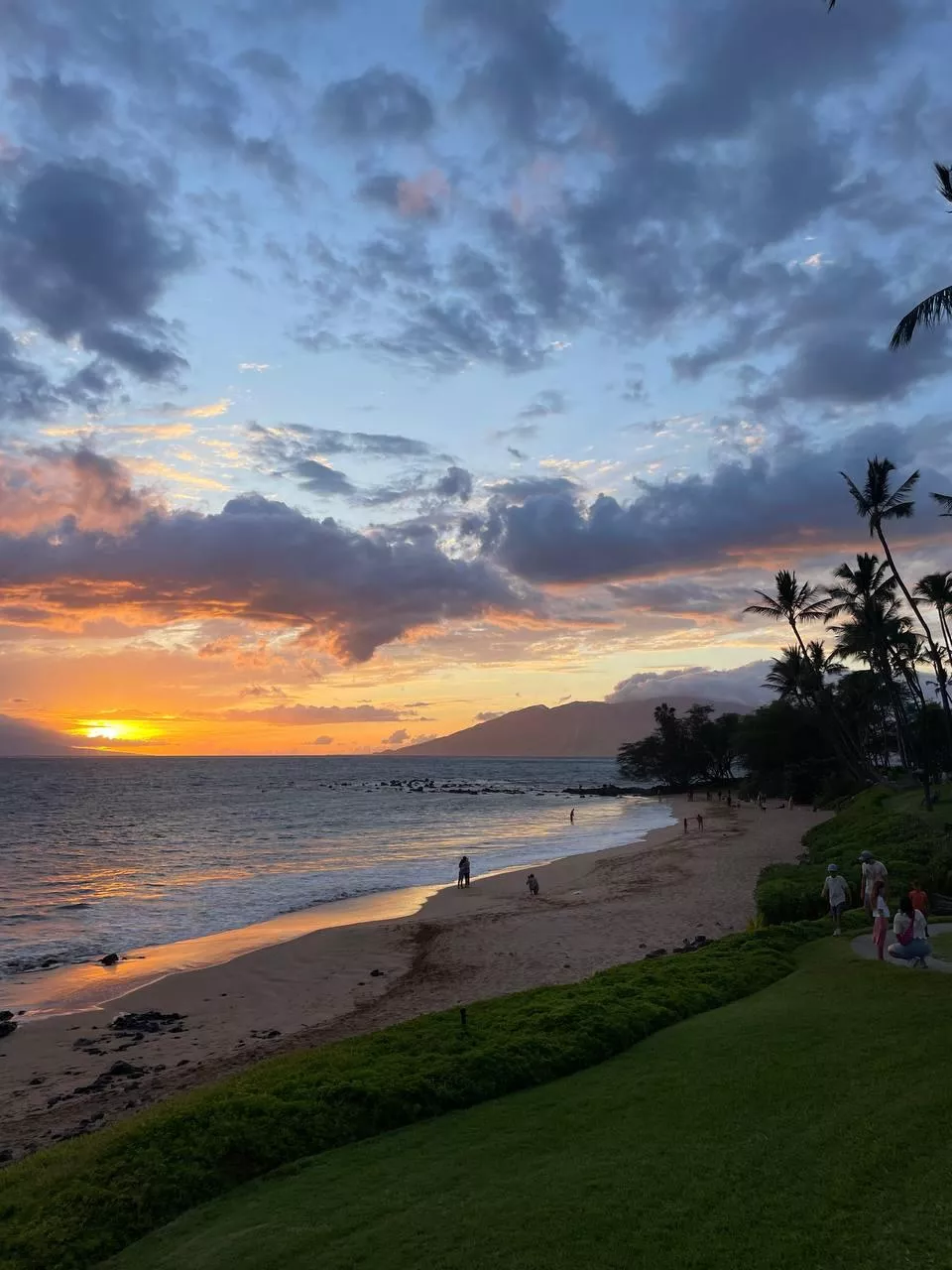 Sunset in Hawaii  posted by CheeksClapKitKat