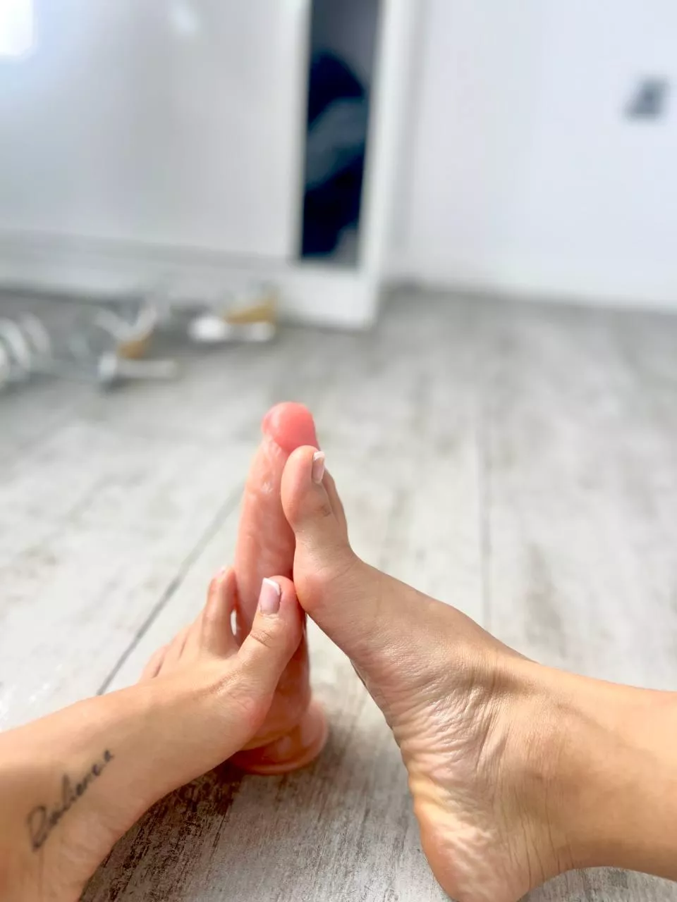 this pretty legs could jerk off your dick too! P.S. My VIP OF is free for 5 more days <3 posted by PurpleBuzzard