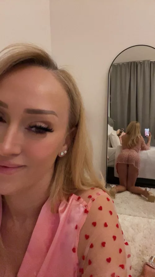 Ur favorite Lawyer Milf here again. I want feel your massive cock from behind ;) by wagonburner5000