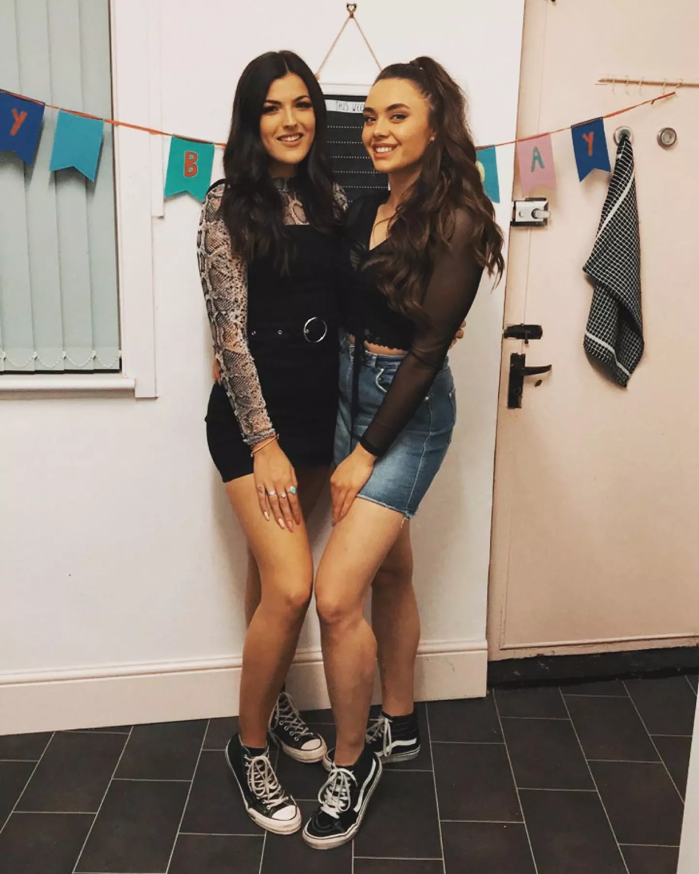 Who's face are you cumming on? [2] posted by HollyAirItsRain