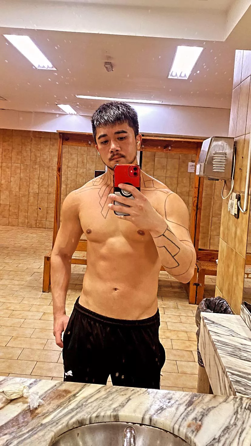 Working out on sunday posted by naughty_friedrice