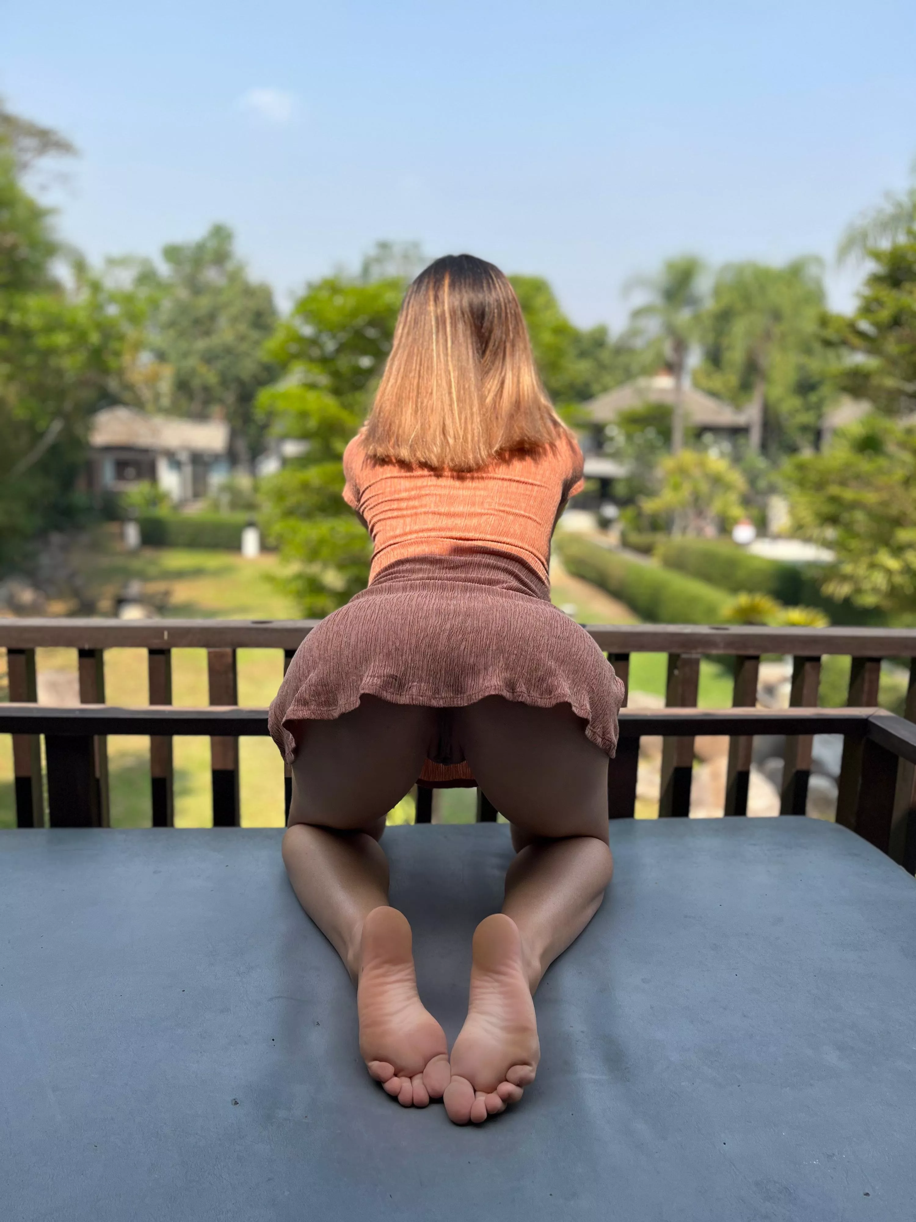 You will be staring at my balcony every day if you were my neighbour, just to see my soles.. posted by Alina-ASMR