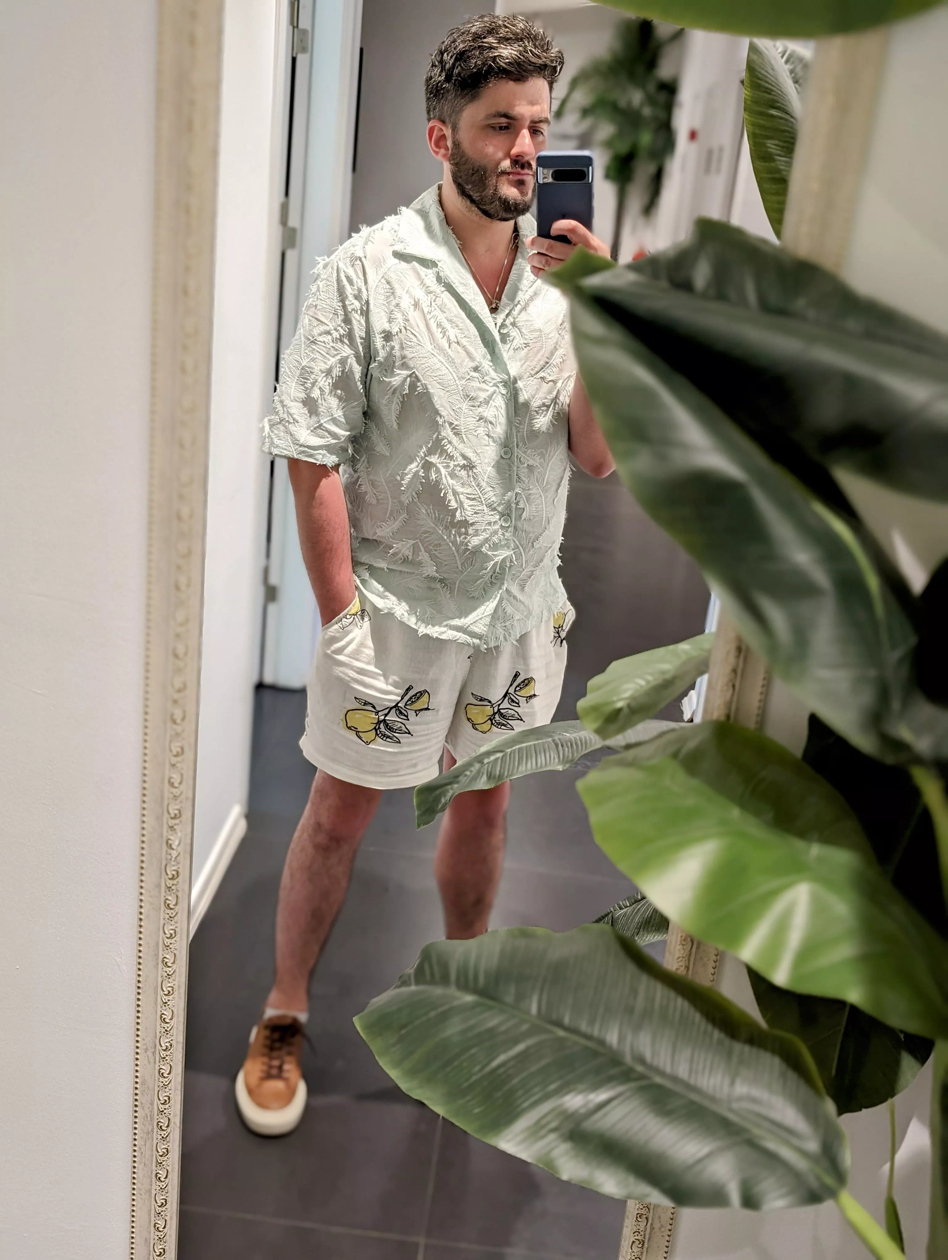 33 M UK; recently started playing Destiny 2 - anyone wanna be my mentor? 🥹 Happy to make general gaymer friends too! Drop me a message  posted by kakakaa121