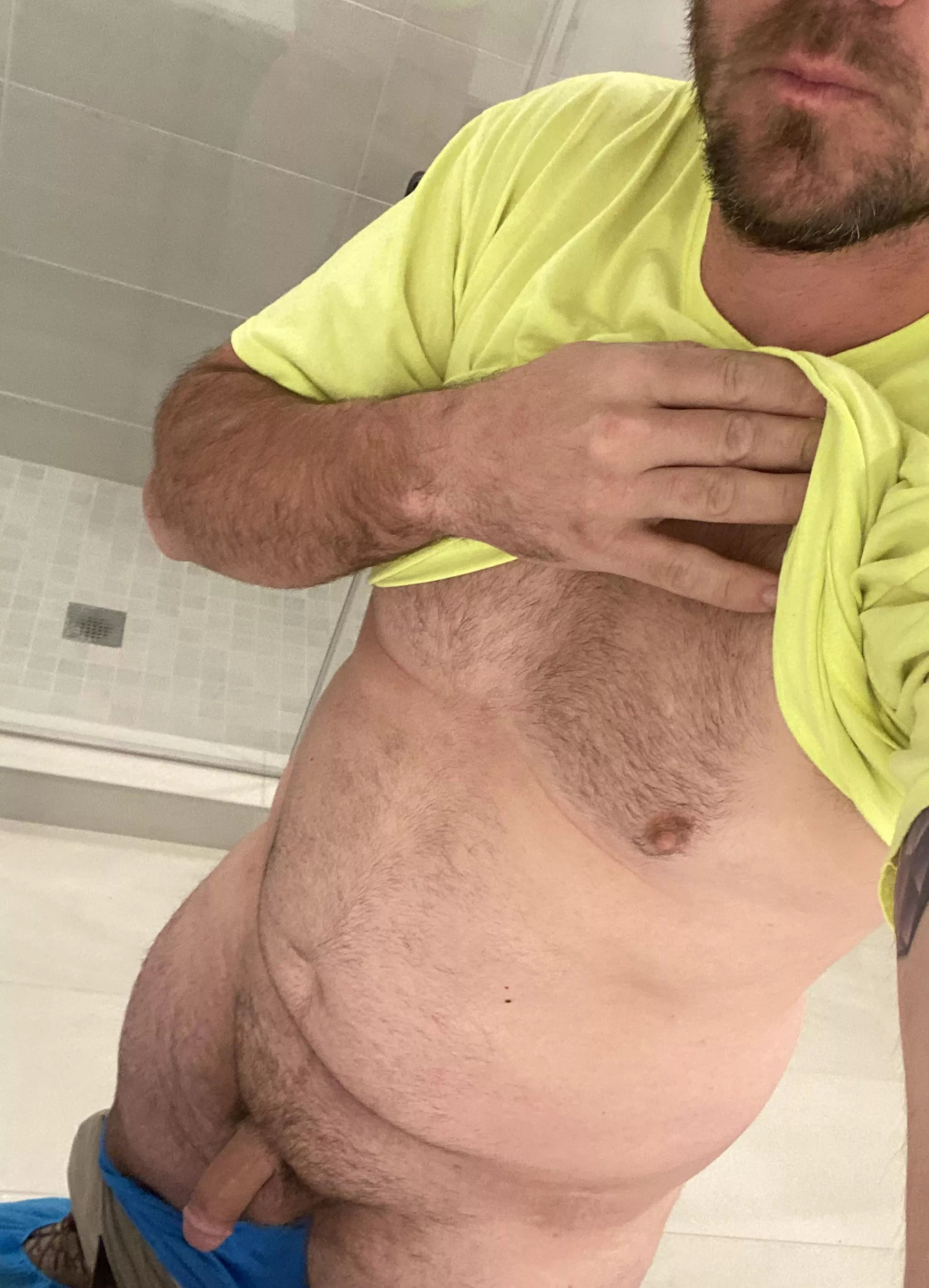 [36] need a handyman? posted by chicago123450