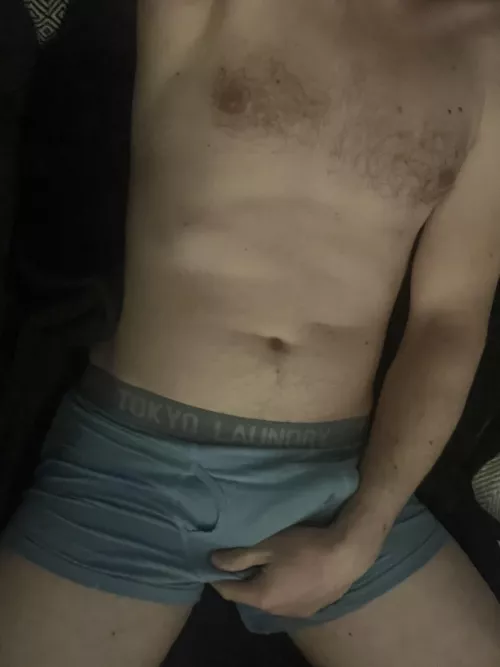 38 Dom looking for an obedient sub who wants to follow instructions and do as they’re told. Slim, toned, muscle, hairy, masc all welcome. Stripping/underwear+ show face. Sc plantmeup by plantmeup1