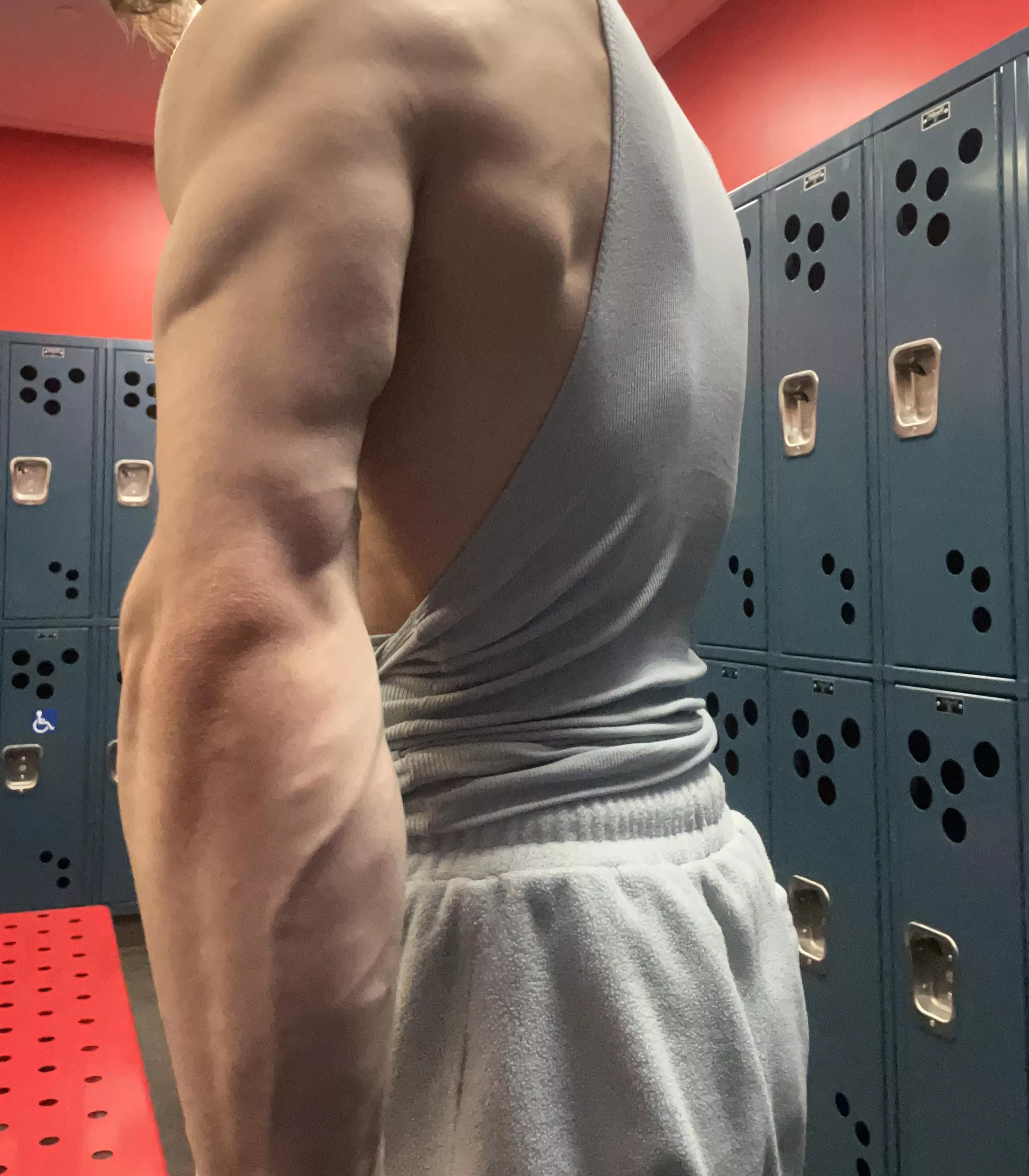 can you handle that ? 😈💦 posted by RobertDeitz