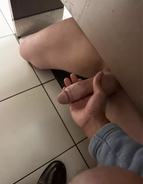 Couple foot taps later… by tatejear