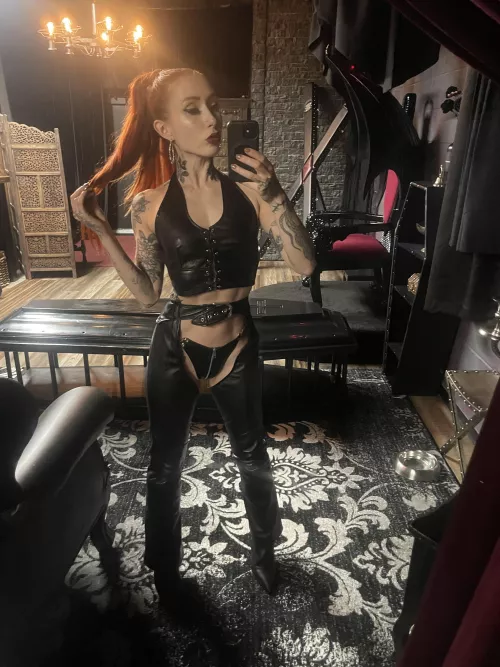 Covered in leather  by mistresslunaluck