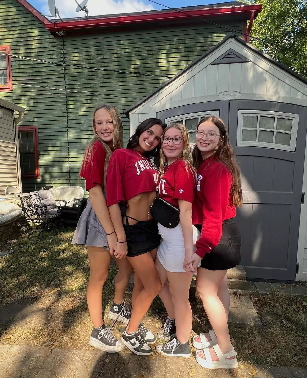 Darty girls  posted by BingB0ngBoi