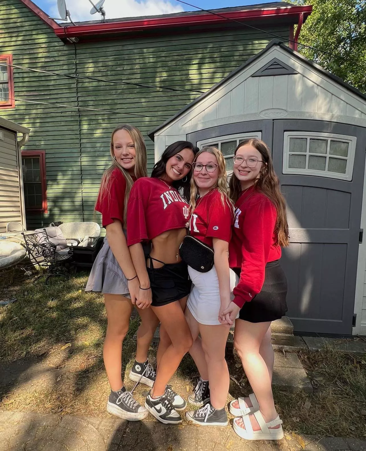 Darty girls  posted by BingB0ngBoi