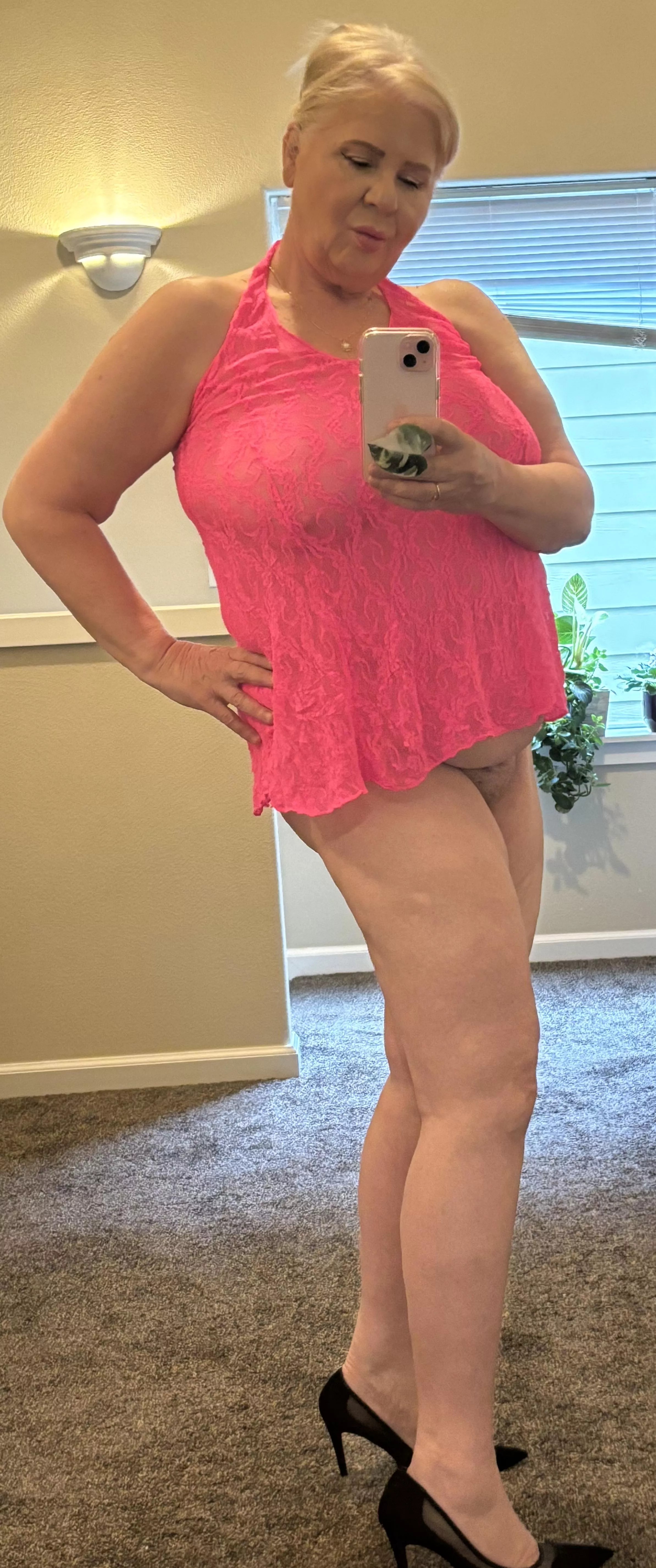 Do you appreciate a pretty bush ? posted by EurogirlinOR