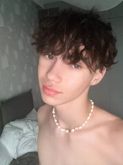 Do you find my 19yo125lbs twink frame appealing in any way? by SpicySisterxo_