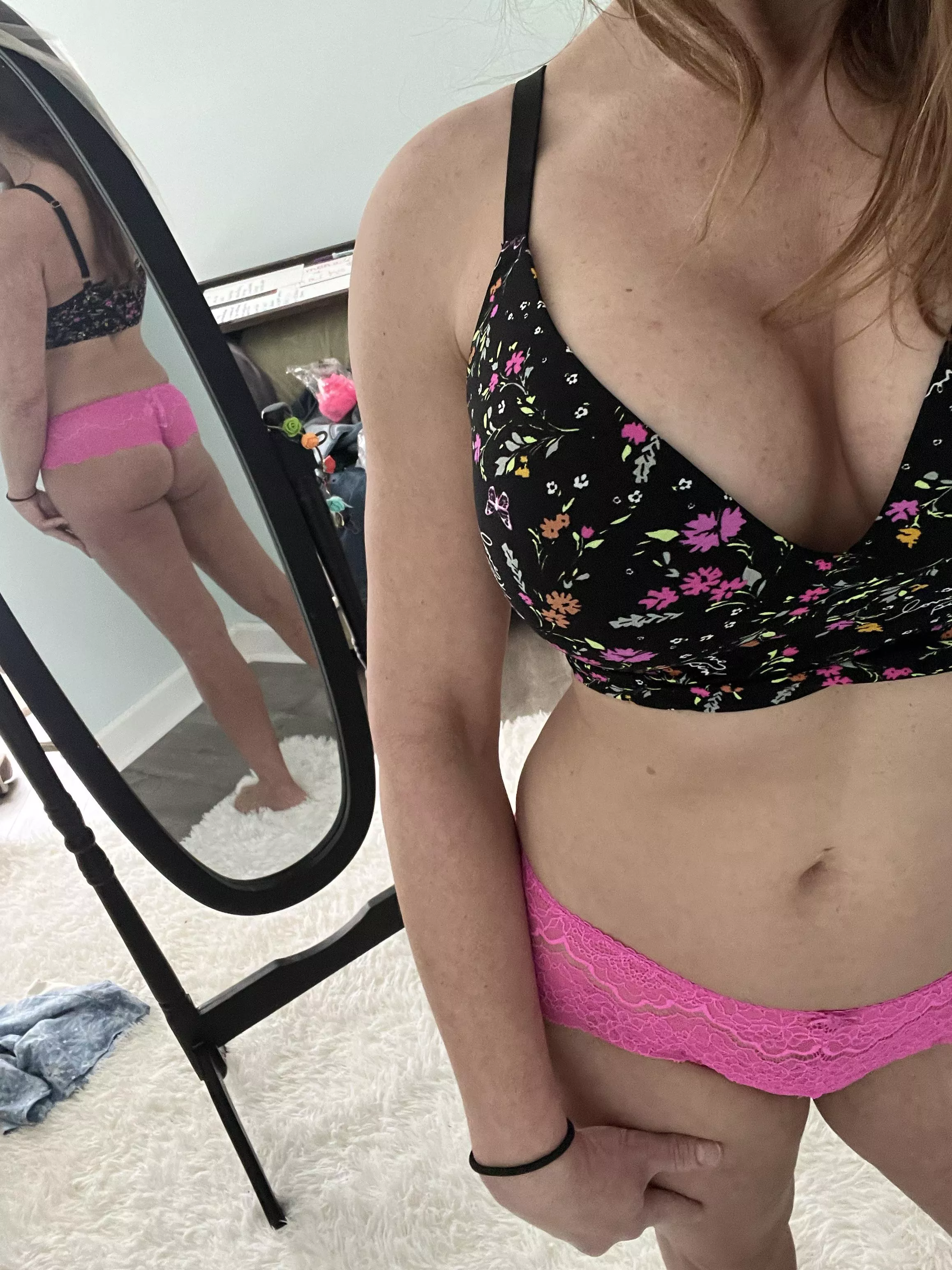 [f] i love 🦋🦋 posted by BathroomFamous9646