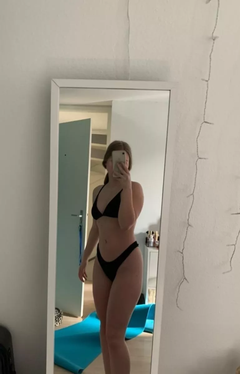 F19 best comments deserve a topless picture. Be original posted by Icy-Michellexx