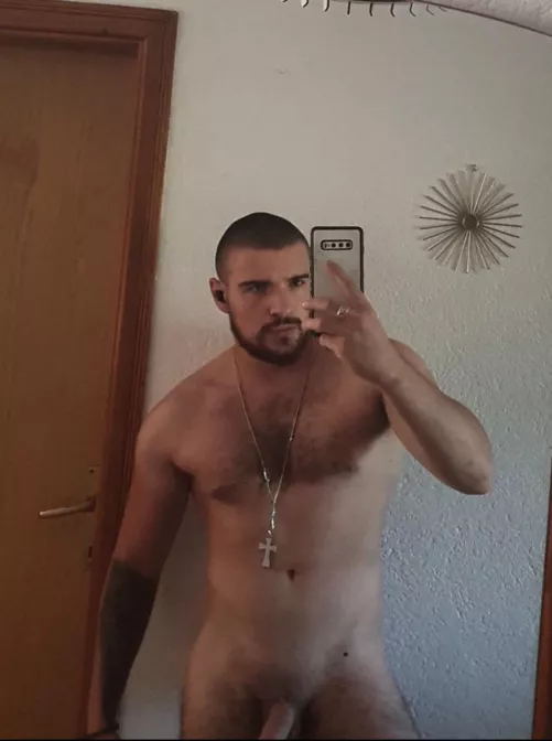 First time posting 💋 by Ropeziuss