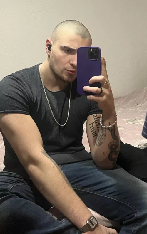 Hellou  by Ropeziuss