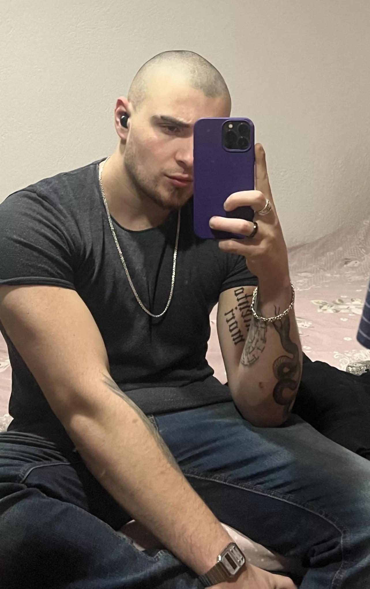 Hellou  posted by Ropeziuss