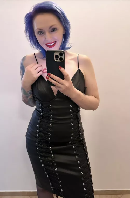 Hope you’re having an amazing day my leather lovers by theinkedsiren1