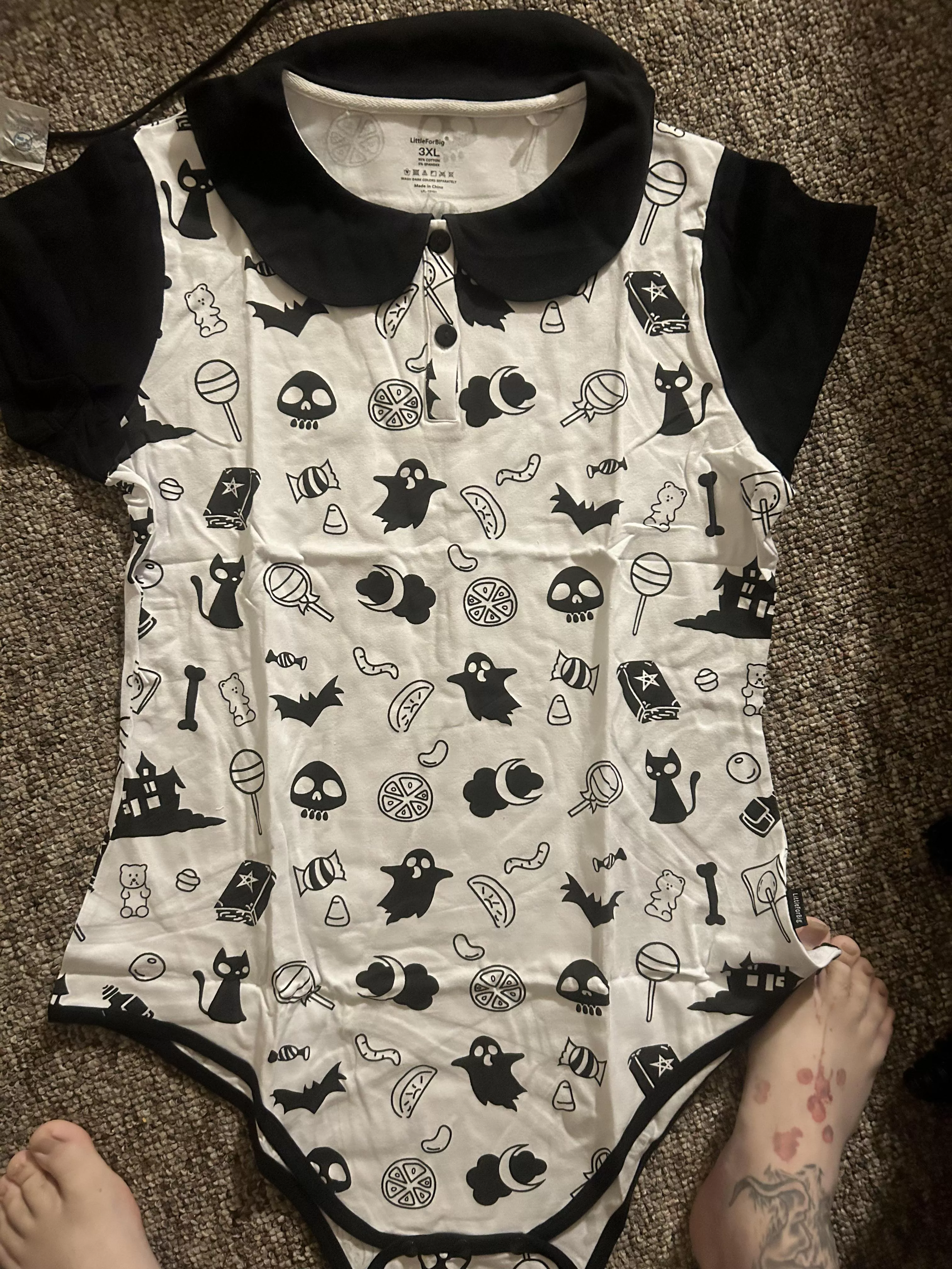 I got my new onesie 🥹 posted by zakk0702