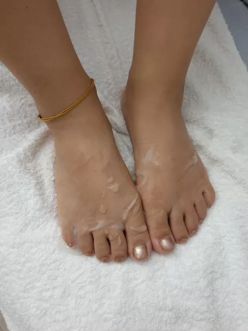 I let him cum on my feet 🤭🏅 by White_Feet