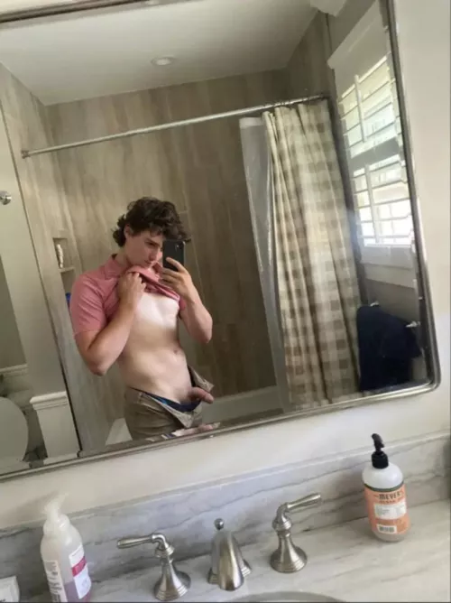 Just got home from work, and im horny… by Simondssays_