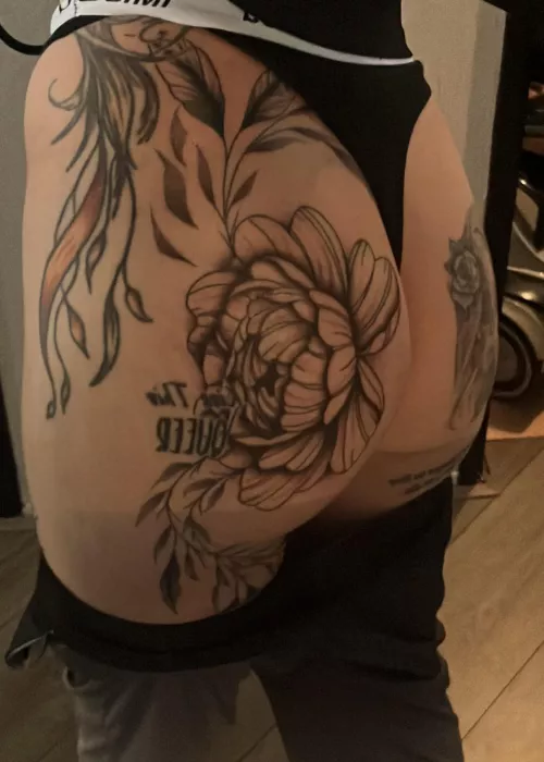 Kiss this!🍑😍 by OliviaandIvy