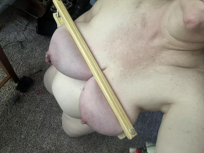 Looking down on a slave [F] as she turns purple  by kink_play