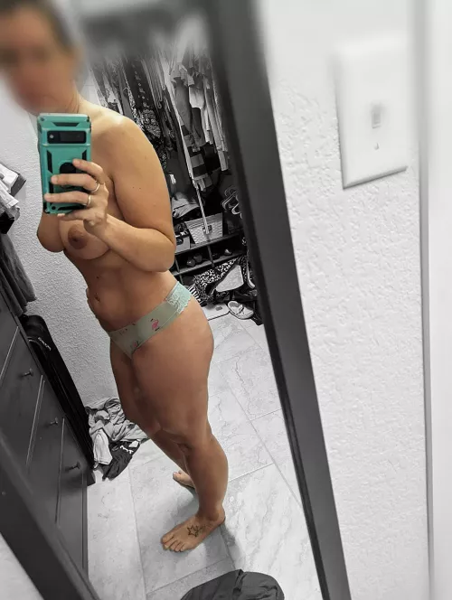 Milf Monday 💋  by MsMilfy2016